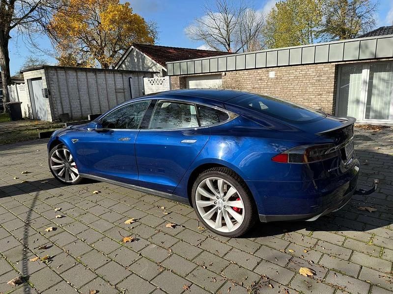 Gebraucht Tesla Model S 567 kW (772 PS) 2015 Blau Kleinwagen