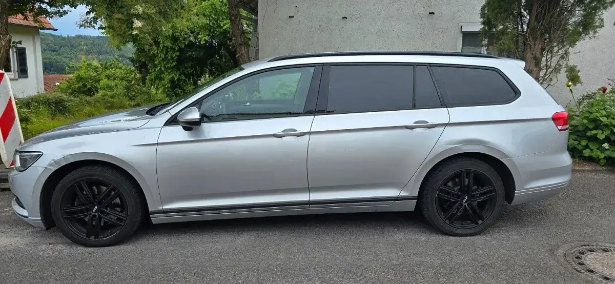 Gebraucht VW Passat Comfortline 125 PS (91 kW) 2016 Grau Kombi