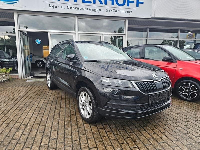 Schwarz Gebraucht 2022 Skoda Karoq Tour SUV | 20.999 € (Superpreis) - Bild 1/4