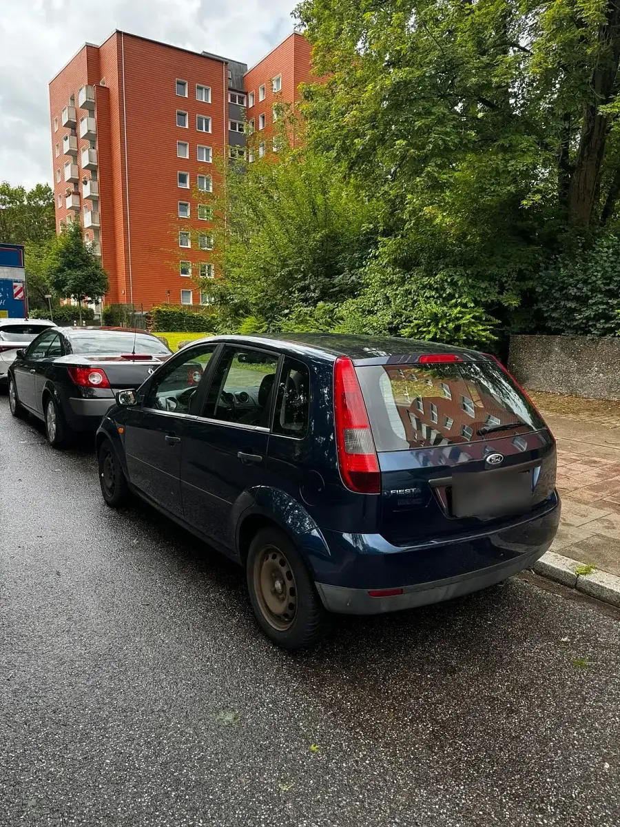 Gebraucht Ford Fiesta 69 PS (50 kW) 2004 Blau Kleinwagen