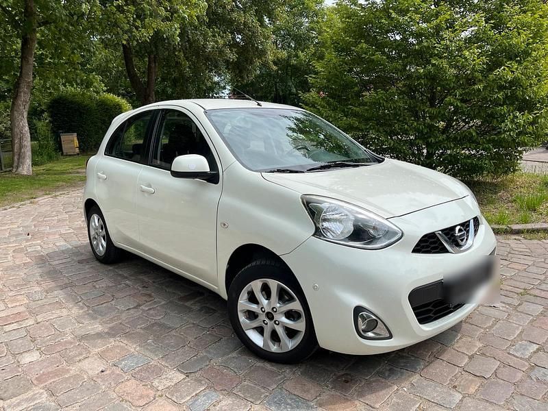 Weiß Gebraucht 2015 Nissan Micra Acenta Kleinwagen | 3.999 € (Guter Preis) - Bild 1/4