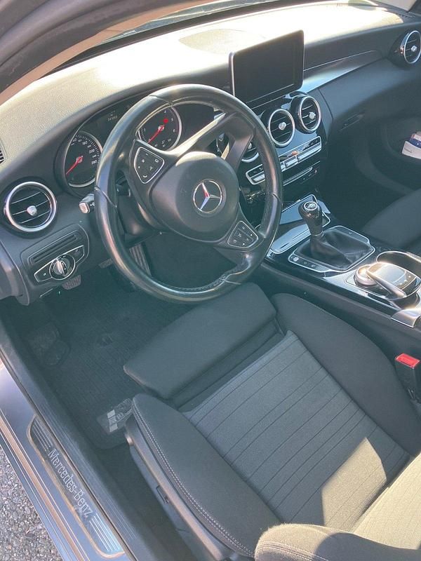 Gebraucht Mercedes C220 170 PS (125 kW) 2015 Grau Kombi