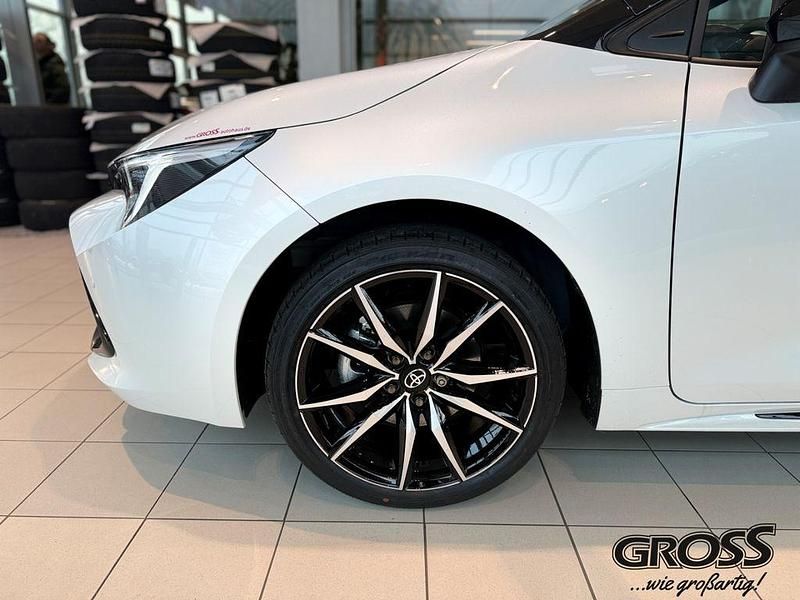 Neu Toyota Corolla Sport 196 PS (144 kW) 2025 Weiss Kombi