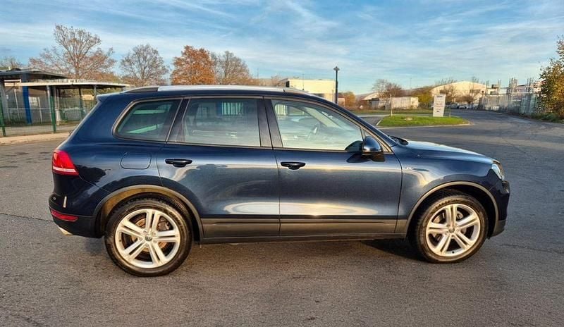 Gebraucht VW Touareg Terrain Tech 245 PS (180 kW) 2013 Blau SUV