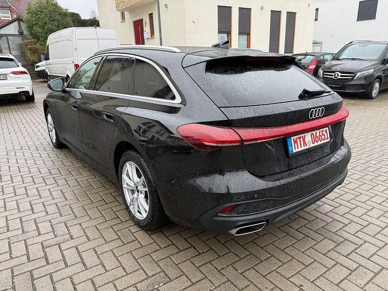 Gebraucht Audi A5 Sport 150 PS (110 kW) 2025 Schwarz Kombi