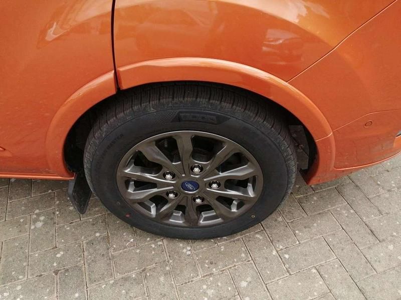 Gebraucht Ford Tourneo Titanium 185 PS (136 kW) 2021 Hokkaidoorange metallic Kombi