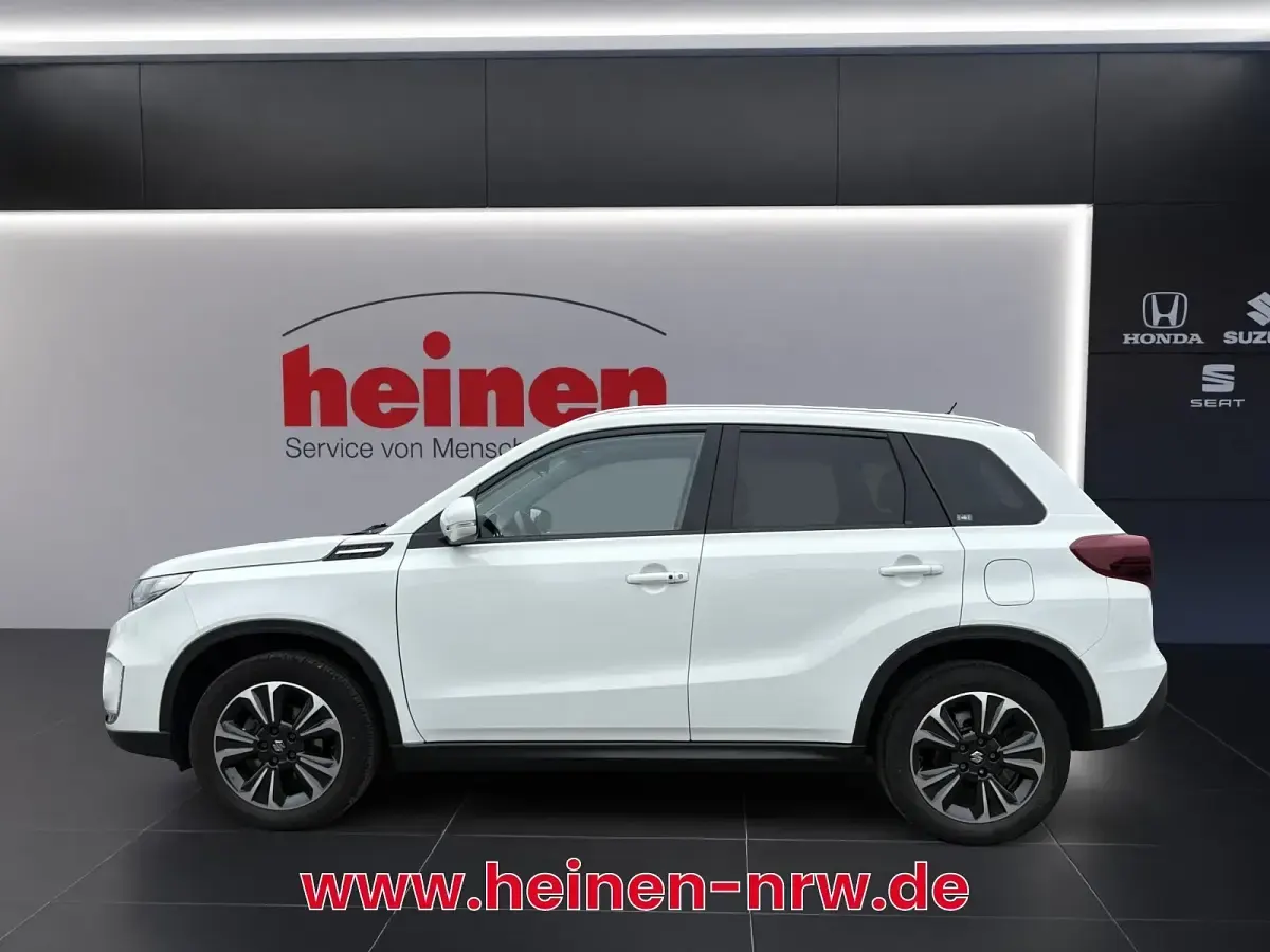 Gebraucht Suzuki Vitara Comfort+ 129 PS (94 kW) 2023 Weiß SUV
