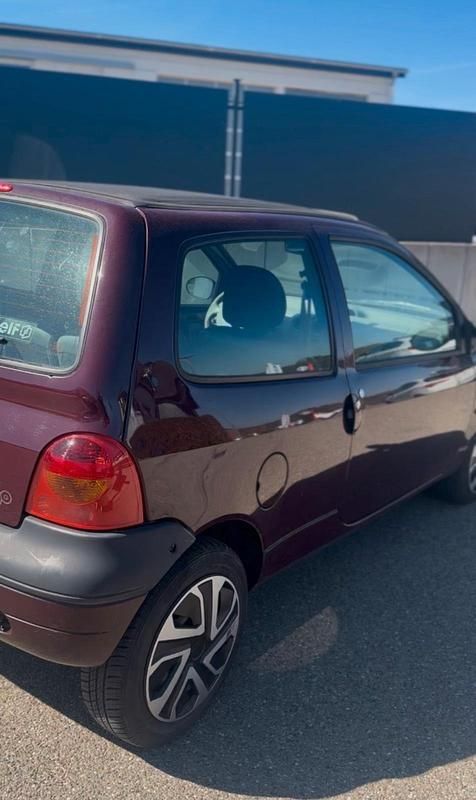 Second-hand Renault Twingo 75 CP (55 kW) 2001 Roșu Hatchback