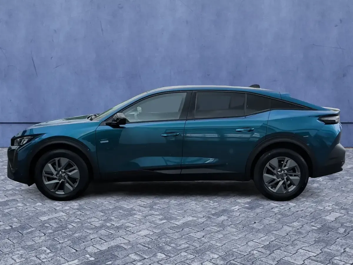 Gebraucht Peugeot 408 Allure 131 PS (96 kW) 2024 Blau SUV
