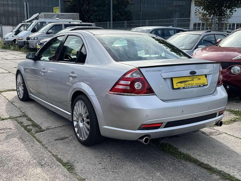 Gebraucht Ford Mondeo ST 226 PS (166 kW) 2002 Silber Limousine