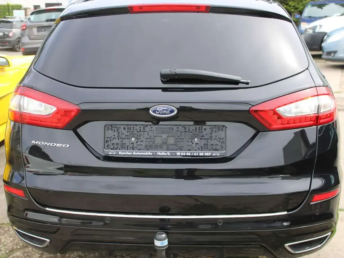 Gebraucht Ford Mondeo Titanium 179 PS (131 kW) 2017 Iridiumschwarz metallic Kombi