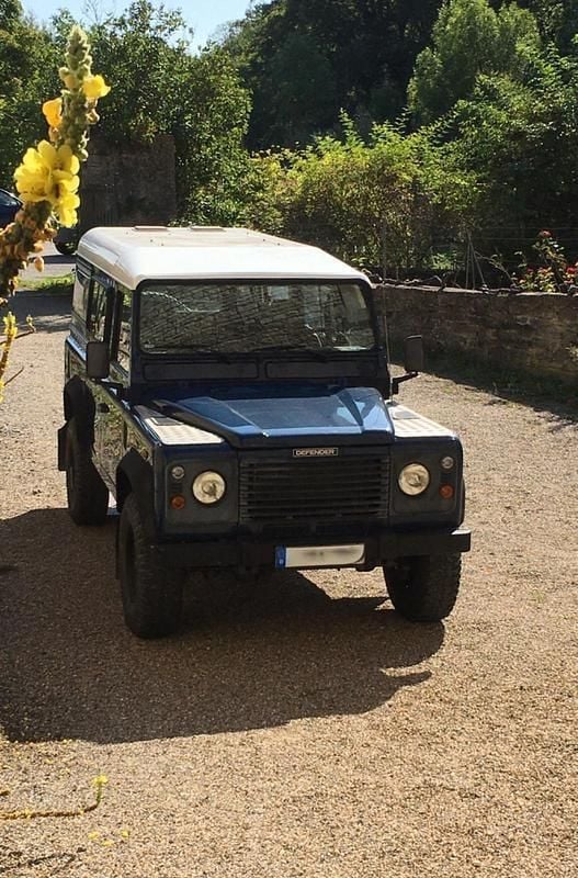 Blau Gebraucht 1998 Land Rover Defender SUV | 27.400 € (Guter Preis) - Bild 1/4