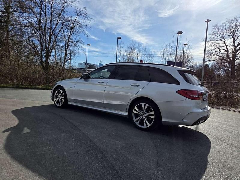 Gebraucht Mercedes C300e AMG line 194 PS (142 kW) 2021 Silber Kombi