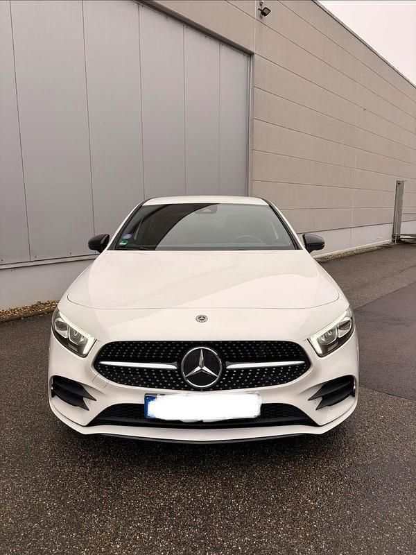 Gebraucht Mercedes A200 AMG line 163 PS (119 kW) 2019 Weiß Kleinwagen