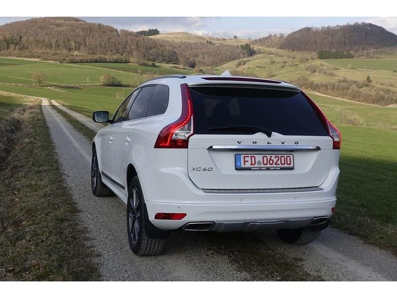Gebraucht Volvo XC60 Summum 220 PS (161 kW) 2017 Weiss SUV