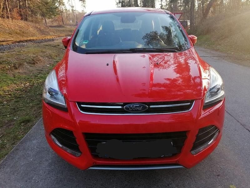 Gebraucht Ford Kuga 120 PS (88 kW) 2015 Rot SUV