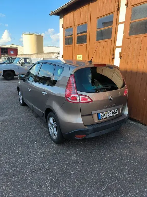 Gebraucht Renault Scénic III Dynamique 140 PS (102 kW) 2011 Beige Van / Kleinbus