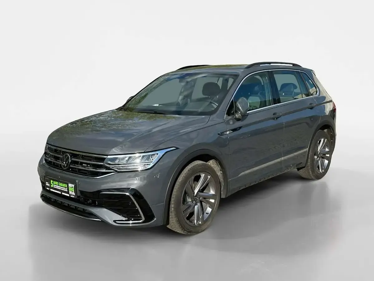 Gebraucht VW Tiguan R-line 150 PS (110 kW) 2024 Grau SUV