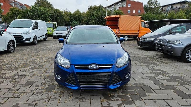 Gebraucht Ford Focus Ambiente 101 PS (74 kW) 2014 Blau Limousine