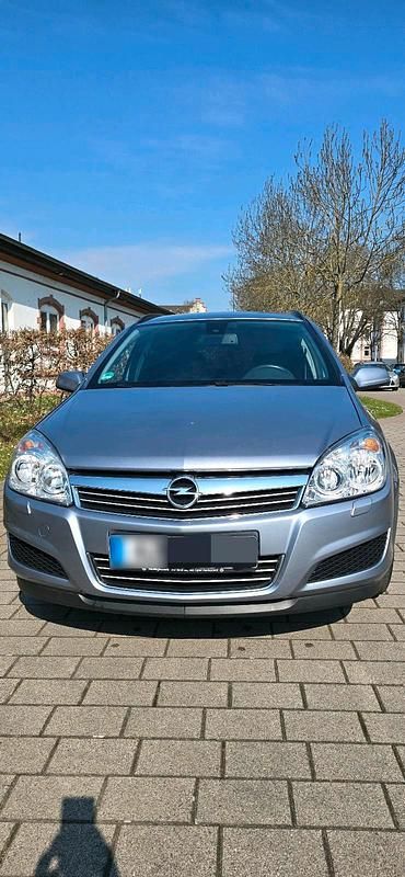Gebraucht Opel Astra Selection 116 PS (85 kW) 2009 Grau Kombi