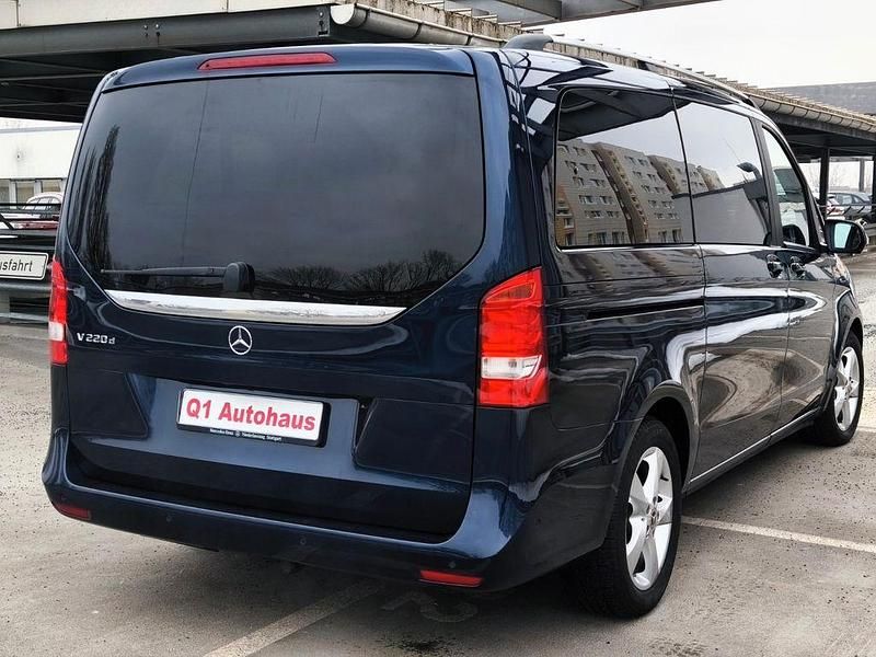 Gebraucht Mercedes V220 163 PS (119 kW) 2020 Blau Van / Kleinbus