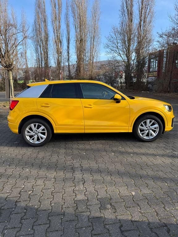 Gebraucht Audi Q2 Sport 150 PS (110 kW) 2018 Gelb SUV