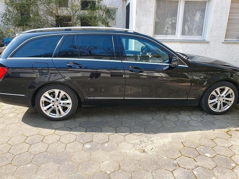 Gebraucht Mercedes C220 170 PS (125 kW) 2014 Schwarz Kombi