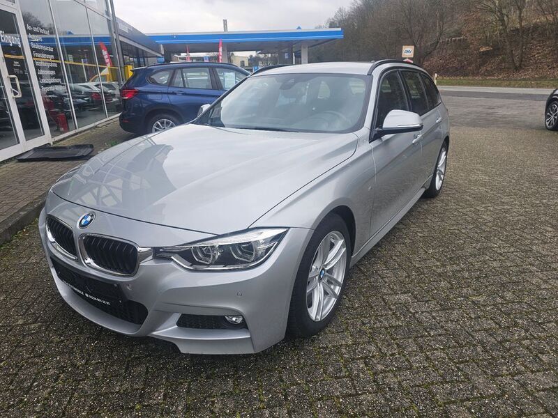 Silber Gebraucht 2017 BMW 318 M Sport Kombi | 17.950 € (Fairer Preis) - Bild 1/4