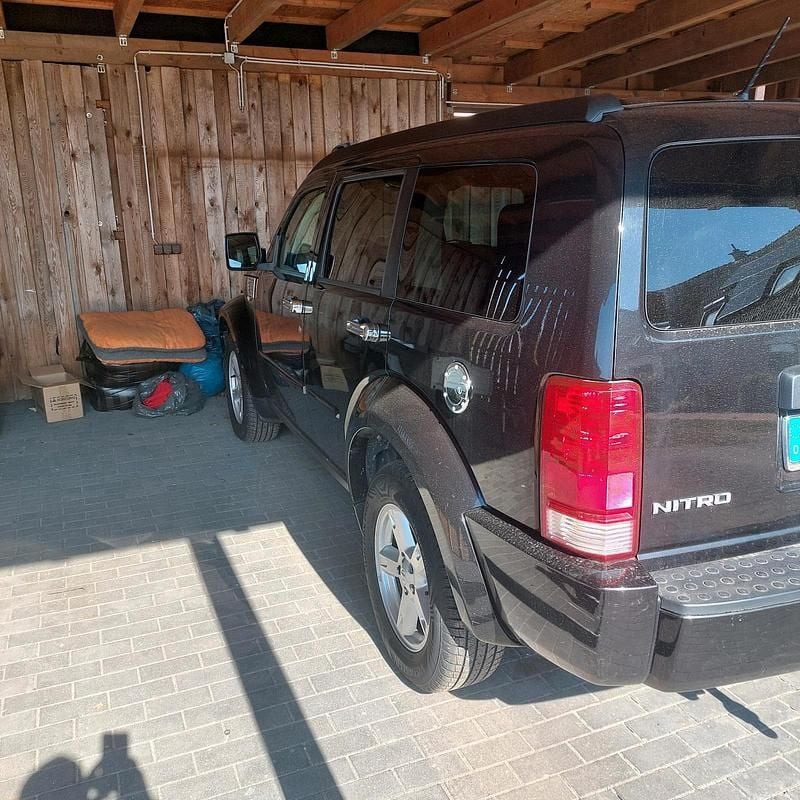Gebraucht Dodge Nitro 205 PS (150 kW) 2008 Schwarz SUV
