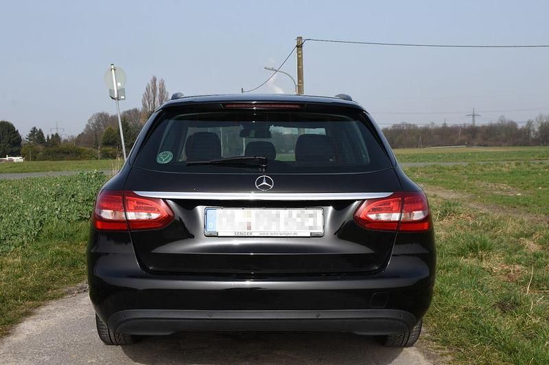 Gebraucht Mercedes C220 170 PS (125 kW) 2016 Schwarz Limousine