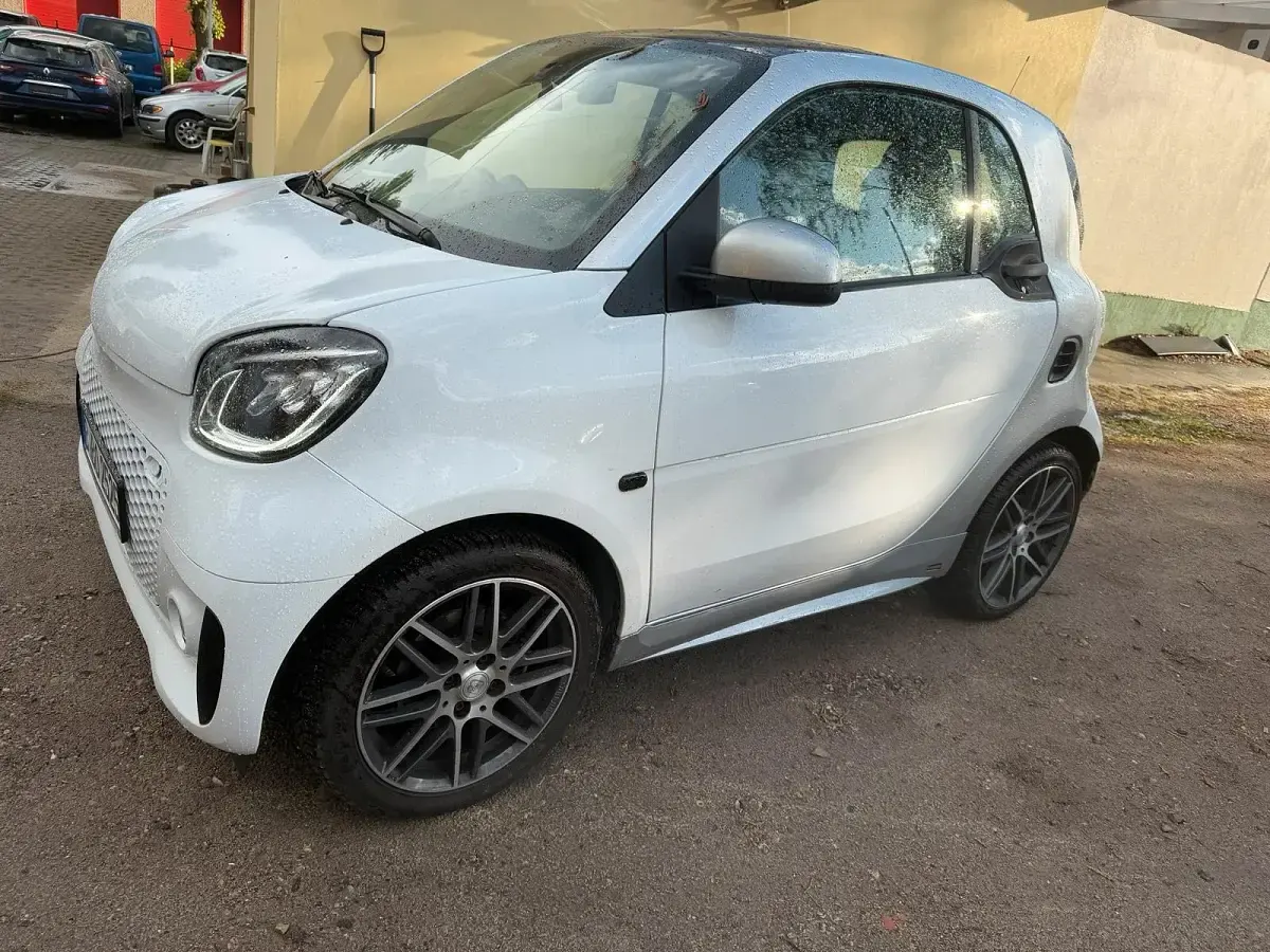 Używany Smart ForTwo Coupé Brabus 90 KM (66 kW) 2017 Biały Coupe
