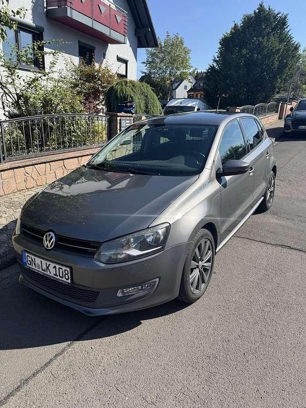 Grau Gebraucht 2010 VW Polo Team Kleinwagen | 3.700 € (Etwas zu teuer) - Bild 1/4