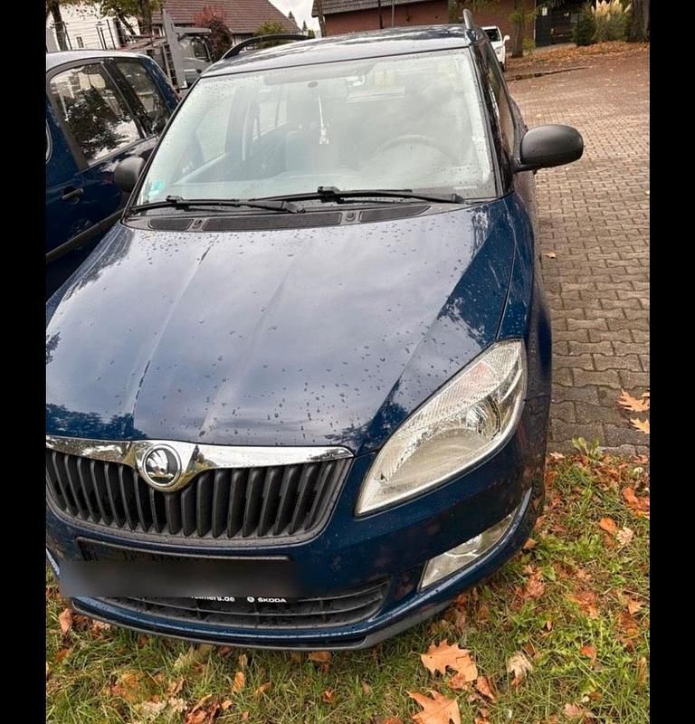 Blau Gebraucht 2014 Skoda Fabia Kombi | 4.800 € (Superpreis) - Bild 1/4