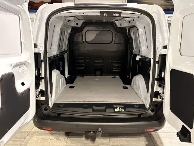 Gebraucht Ford Transit Trend 101 PS (74 kW) 2025 Frozen white Van / Kleinbus