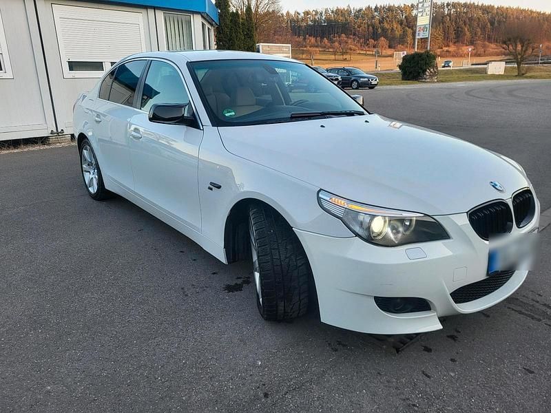 Weiß Gebraucht 2005 BMW 218 Limousine | 7.000 € - Bild 1/4