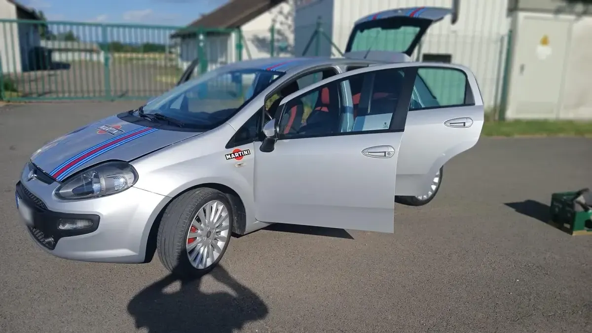 Gebraucht Fiat Grande Punto 105 PS (77 kW) 2010 Silber Kleinwagen