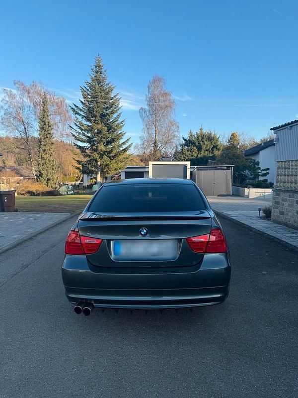 Gebraucht BMW 320 170 PS (125 kW) 2011 Limousine