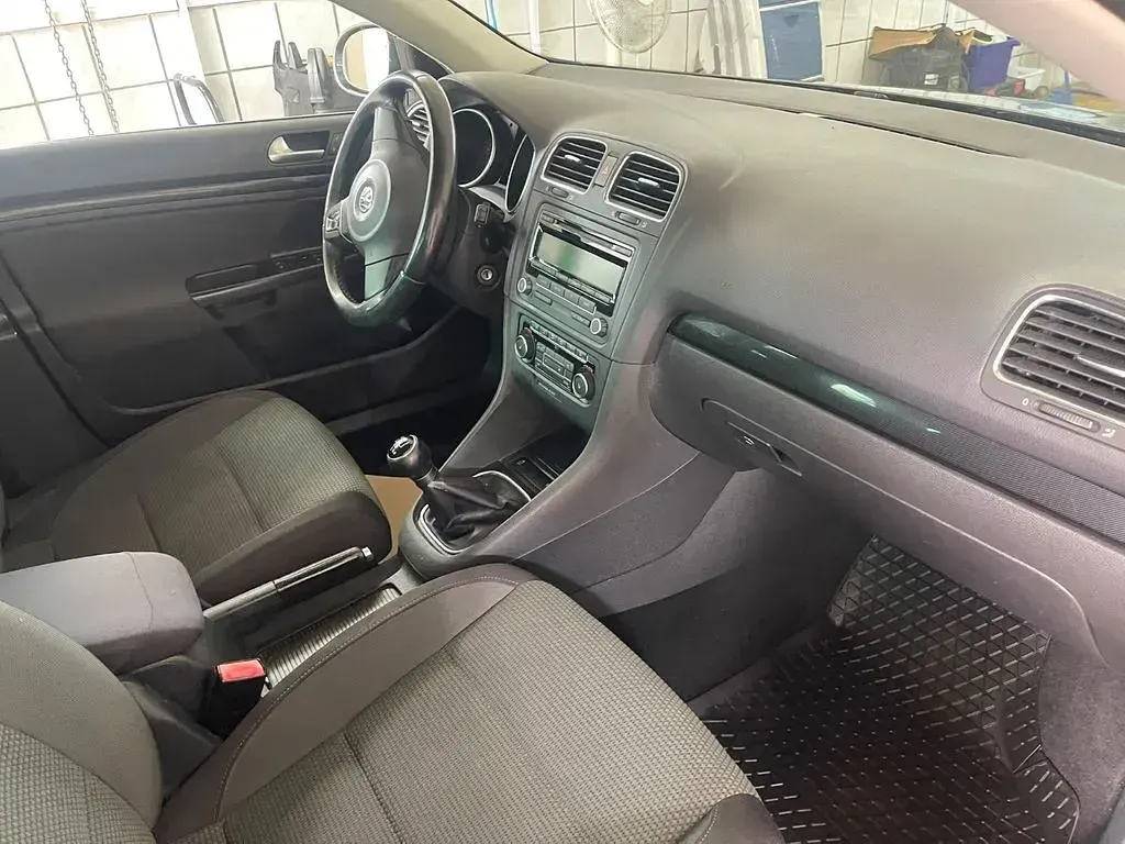 Gebraucht VW Golf VI Style 105 PS (77 kW) 2011 Silber Kleinwagen