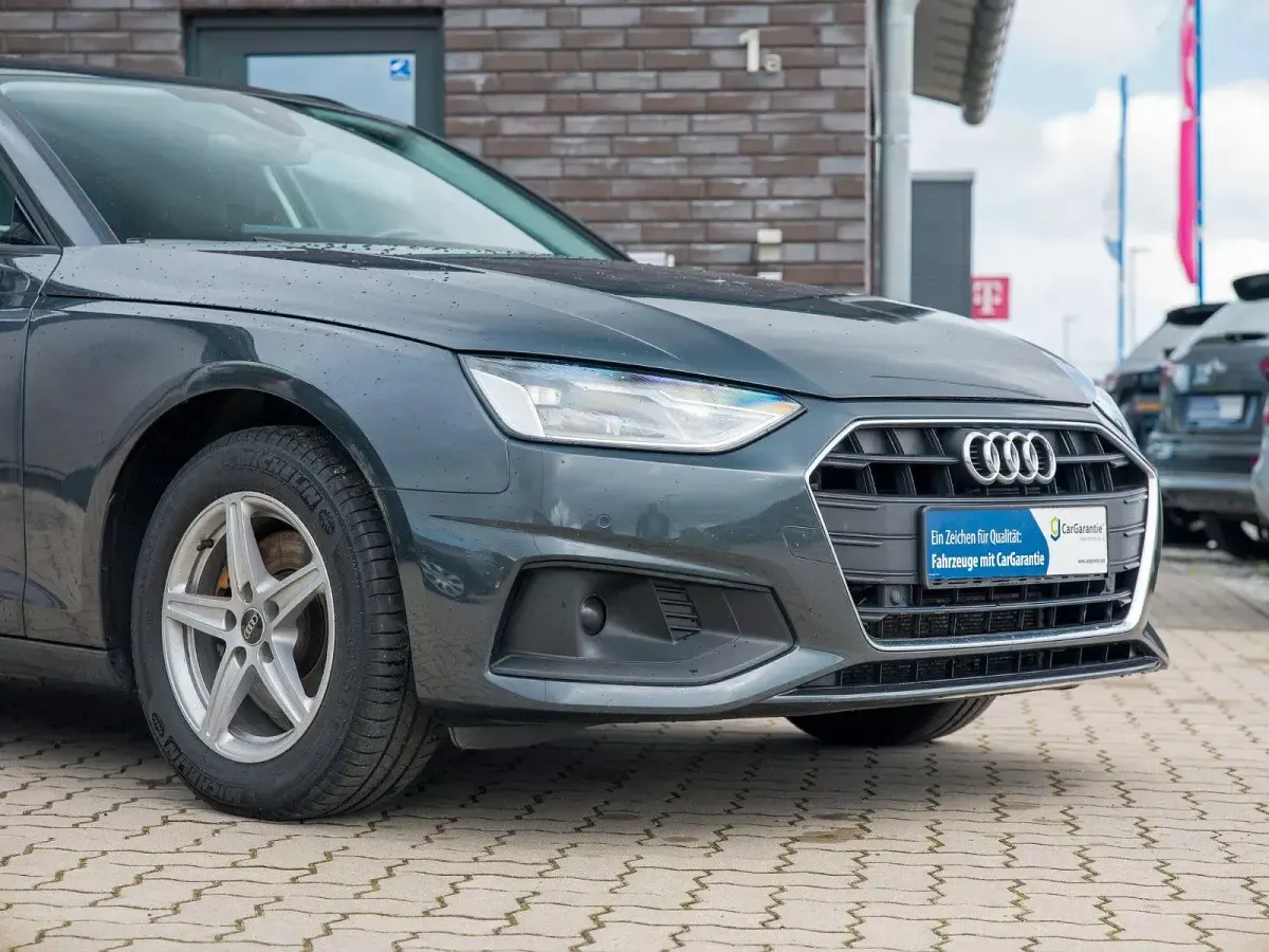 Gebraucht Audi A4 Ambiente 163 PS (119 kW) 2022 Grau Kombi