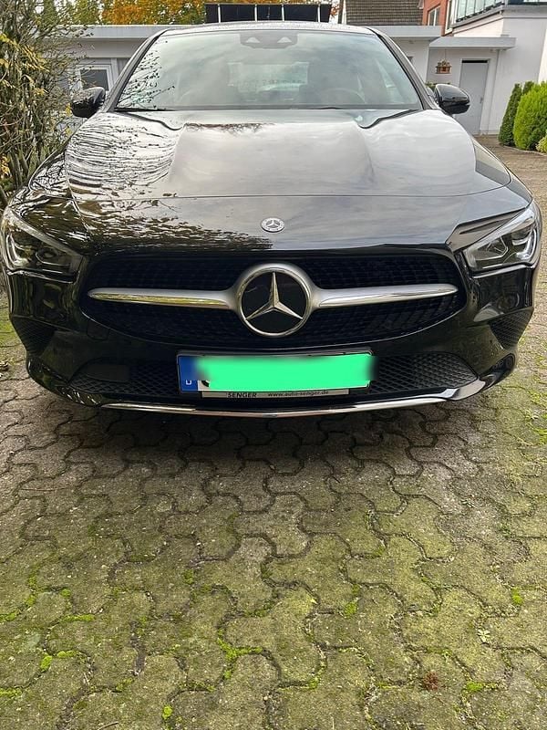 Gebraucht Mercedes CLA200 163 PS (119 kW) 2019 Schwarz Limousine