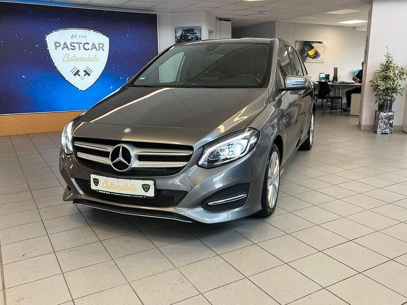 Grau Gebraucht 2017 Mercedes 200 Kombi | 11.200 € (Fairer Preis) - Bild 1/4