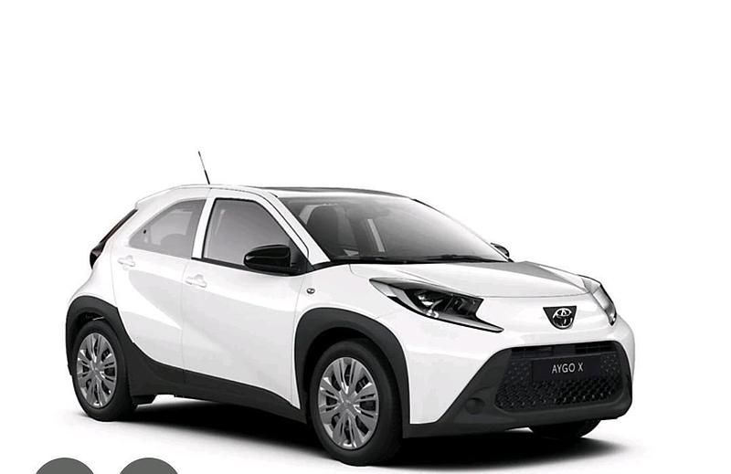 Weiß Gebraucht 2024 Toyota Aygo X-play Kleinwagen | 17.000 € (Superpreis) - Bild 1/1