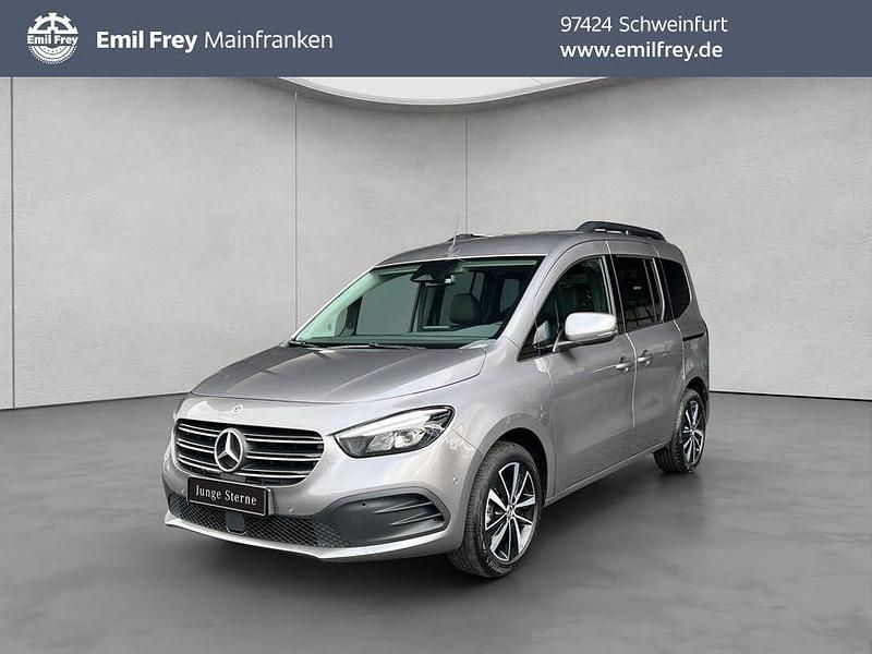 Grau Gebraucht 2022 Mercedes T180 Van / Kleinbus | 25.799 € (Fairer Preis) - Bild 1/4