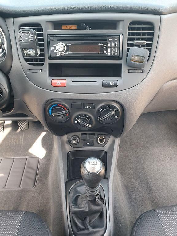 Blau Gebraucht 2006 Kia Rio EX Limousine | 2.099 € (Fairer Preis) - Bild 1/4