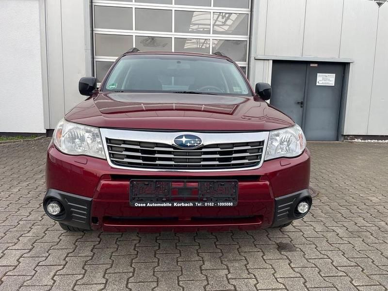 Gebraucht Subaru Forester Active 150 PS (110 kW) 2010 Rot SUV