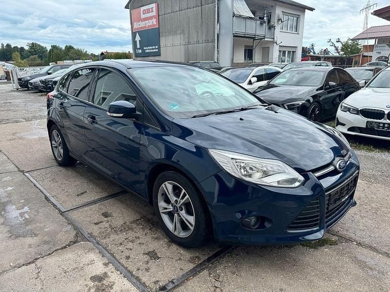 Blau Gebraucht 2014 Ford Focus SYNC Edition Limousine | 2.600 € (Superpreis) - Bild 1/4