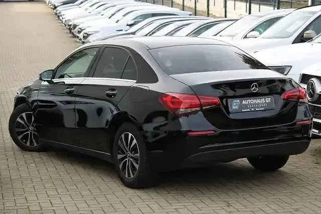 Gebraucht Mercedes A200 150 PS (110 kW) 2022 Schwarz Limousine