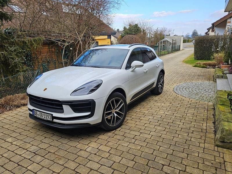 Weiß Gebraucht 2022 Porsche Macan SUV | 61.900 € (Superpreis) - Bild 1/4
