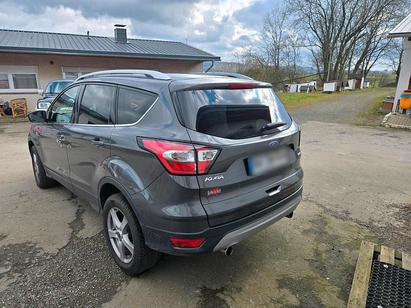 Grau Gebraucht 2018 Ford Kuga SUV | 12.250 € (Superpreis) - Bild 1/4