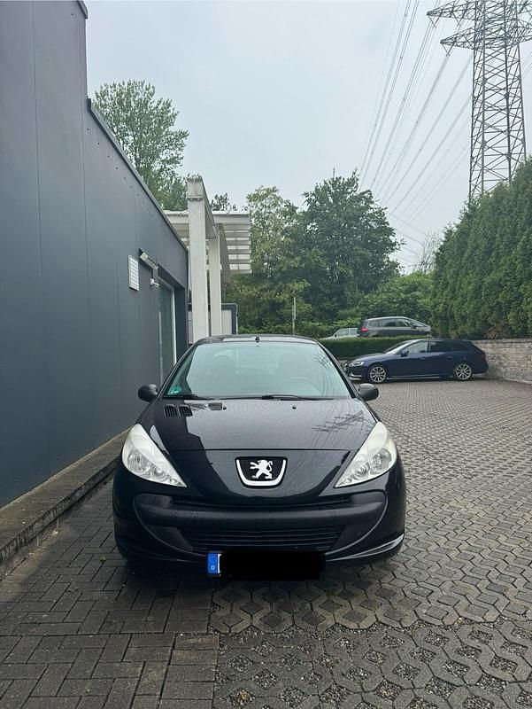 Schwarz Gebraucht 2011 Peugeot 206+ Kleinwagen | 2.200 € (Fairer Preis) - Bild 1/4